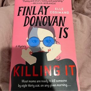 Finlay Donovan Is Killing It. A murder mystery book
